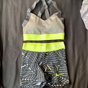 Women’s Nike Spandex & Sports Bra (size XS)